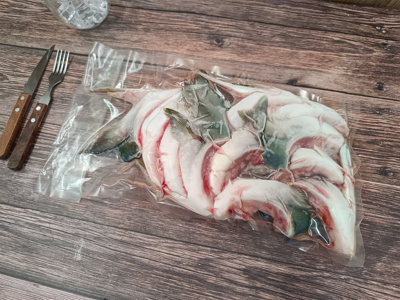 日本油甘魚鮫 (約1.2-1.35kg) (急凍 -18℃)